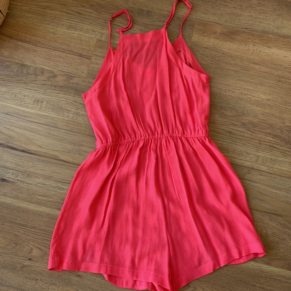 Hot pink romper - Picture 3 of 3